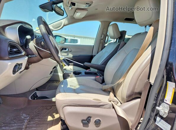 2C4RC1EG4HR511318 2017 CHRYSLER PACIFICA Black Front interior view