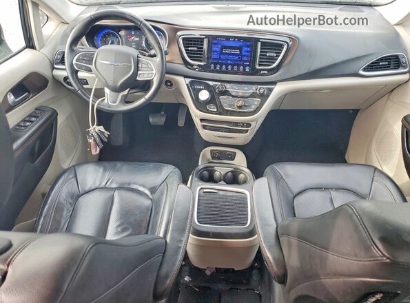2C4RC1EG5HR507701 2017 CHRYSLER PACIFICA Черный Вид панели приборов