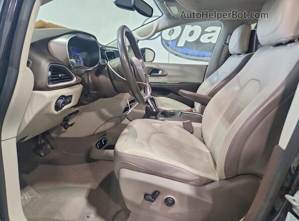 2C4RC1EG5JR102718 2018 CHRYSLER PACIFICA Black წინა სალონის ხედი