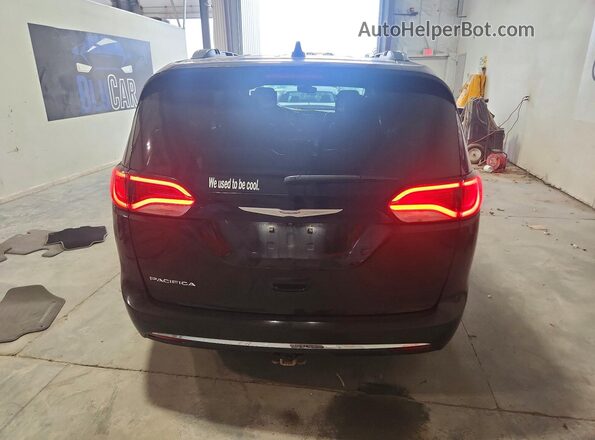 2C4RC1EG5JR102718 2018 CHRYSLER PACIFICA Black უკანა ხედი