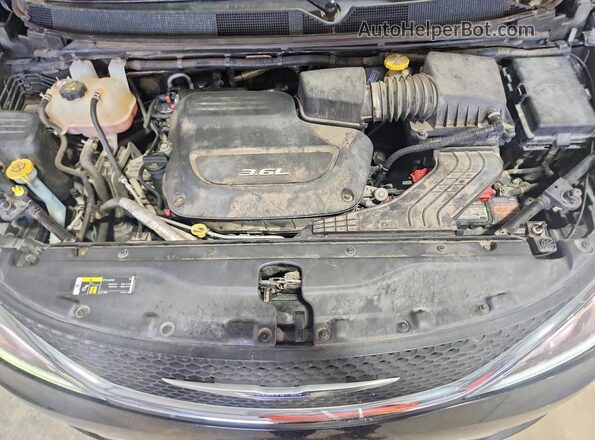 2C4RC1EG5JR102718 2018 CHRYSLER PACIFICA Black ძრავის განყოფილების ხედი