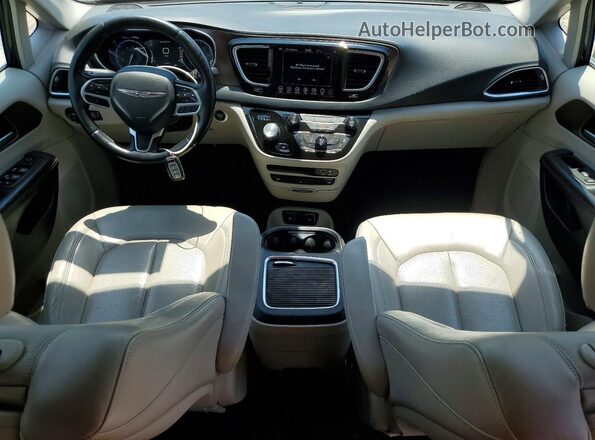 2C4RC1EG5JR189150 2018 CHRYSLER PACIFICA Blue Rear interior view