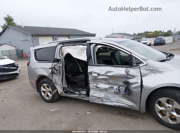2C4RC1EG7HR520000 2017 CHRYSLER PACIFICA Gray Սալոնի հետևի տեսք