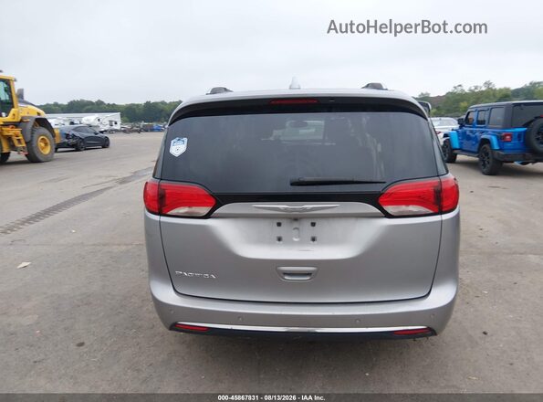 2C4RC1EG7HR520000 2017 CHRYSLER PACIFICA Gray 