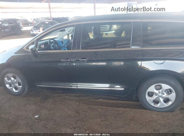 2C4RC1EG7HR643926 2017 CHRYSLER PACIFICA Black 360 interior view
