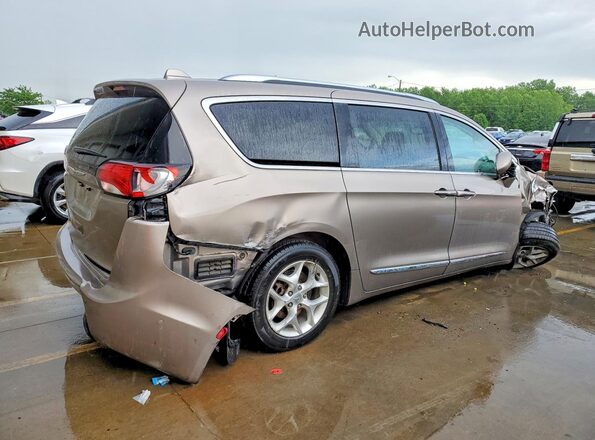 2C4RC1EG7HR768926 2017 CHRYSLER PACIFICA Tan Задня права чверть