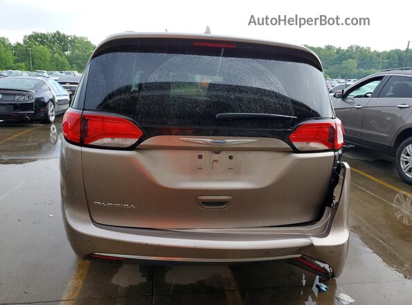 2C4RC1EG7HR768926 2017 CHRYSLER PACIFICA Tan Вид ззаду