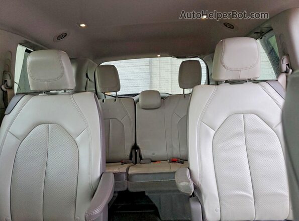 2C4RC1EG7HR768926 2017 CHRYSLER PACIFICA Tan Вид задніх сидінь