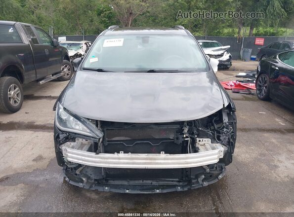2C4RC1EG8HR614435 2017 CHRYSLER PACIFICA Gray Rear interior view