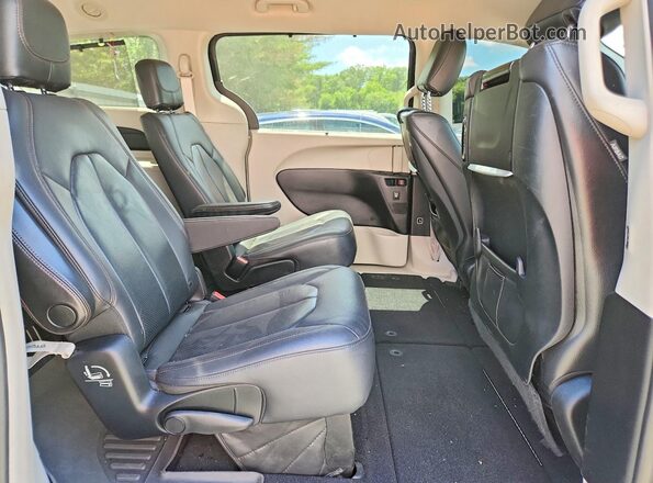 2C4RC1EG9HR778020 2017 CHRYSLER PACIFICA Black Вид задньої частини салону