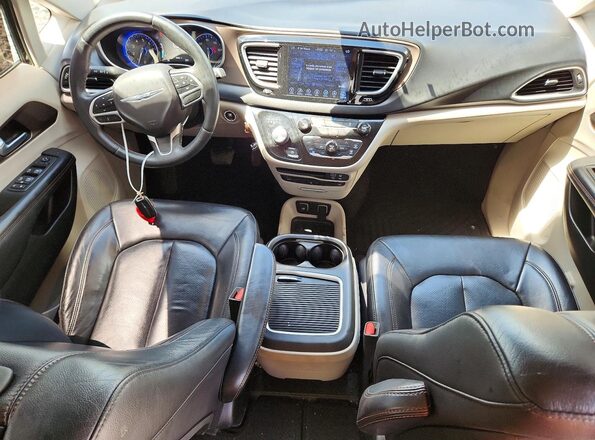 2C4RC1EG9HR778020 2017 CHRYSLER PACIFICA Black Вид панелі приладів