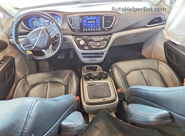2C4RC1EG9HR840144 2017 CHRYSLER PACIFICA Silver Widok deski rozdzielczej