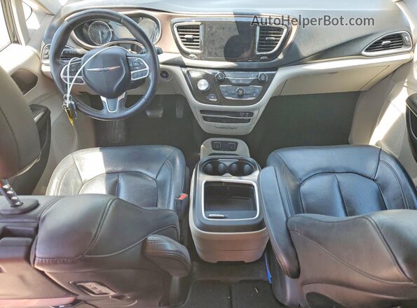 2C4RC1EGXHR514546 2017 CHRYSLER PACIFICA Синий Вид панели приборов