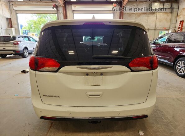 2C4RC1EGXHR565187 2017 CHRYSLER PACIFICA Белый Вид сзади