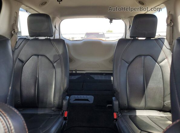 2C4RC1EGXHR628305 2017 CHRYSLER PACIFICA Черный Вид задних сидений