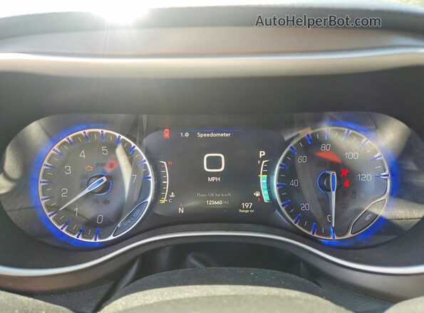 2C4RC1EGXLR182696 2020 CHRYSLER PACIFICA Gray Vista del cuadro de instrumentos