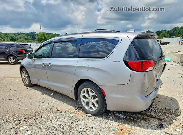 2C4RC1FG0JR157480 2018 CHRYSLER PACIFICA Silver Trasero izquierdo