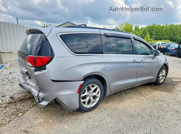 2C4RC1FG0JR157480 2018 CHRYSLER PACIFICA Silver Trasero derecho