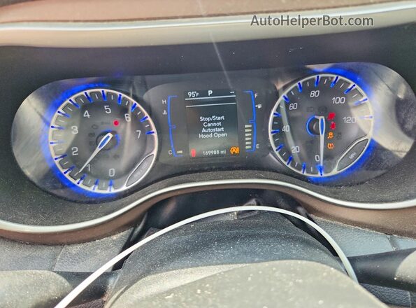 2C4RC1FG0JR157480 2018 CHRYSLER PACIFICA Silver Vista del cuadro de instrumentos