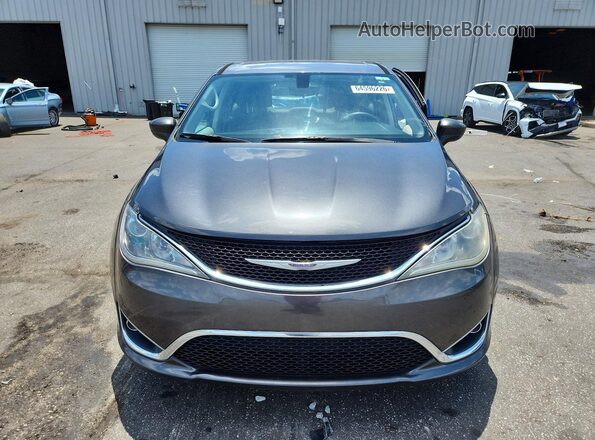 2C4RC1FG1JR107008 2018 CHRYSLER PACIFICA Gray Вид спереду