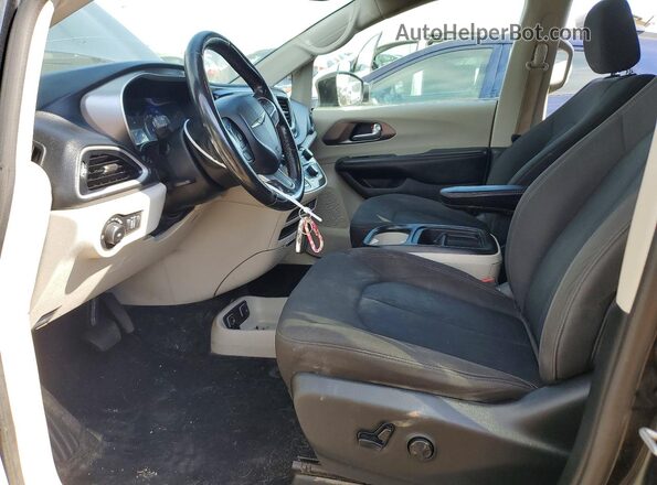 2C4RC1FG1LR137161 2020 CHRYSLER PACIFICA Black Вид салону спереду
