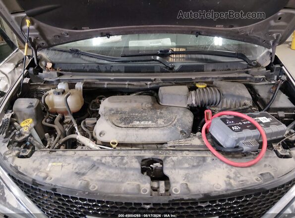 2C4RC1FG6JR116108 2018 CHRYSLER PACIFICA Beige Вид ззаду