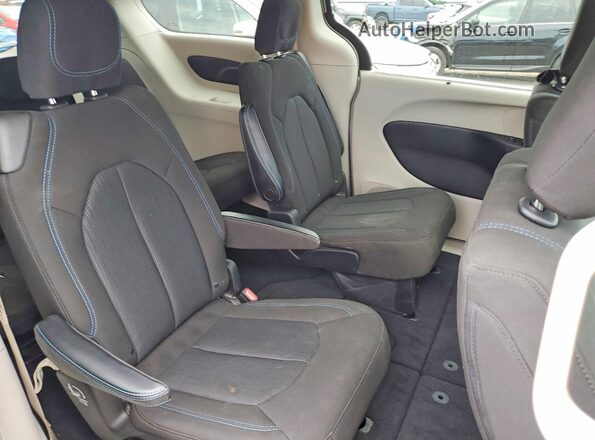 2C4RC1FG7MR502573 2021 CHRYSLER PACIFICA Серебряный Вид задних сидений
