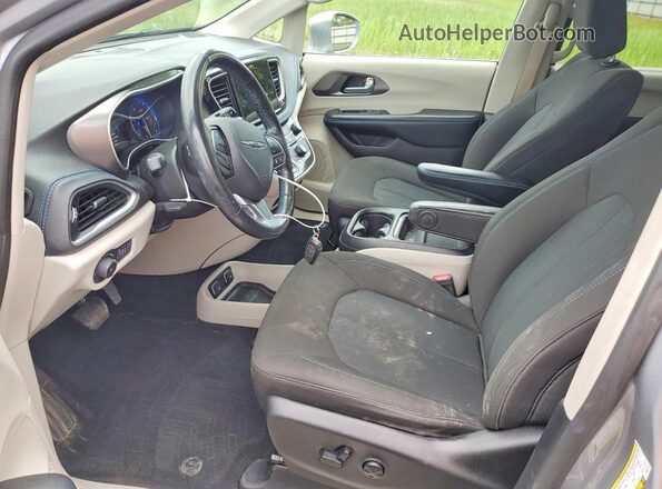 2C4RC1FG7MR502573 2021 CHRYSLER PACIFICA Серебряный Вид салона спереди
