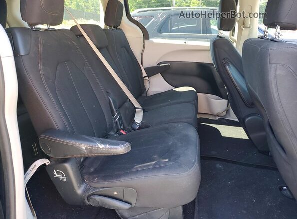 2C4RC1FG9JR351750 2018 CHRYSLER PACIFICA Blue Widok wnętrza z tyłu