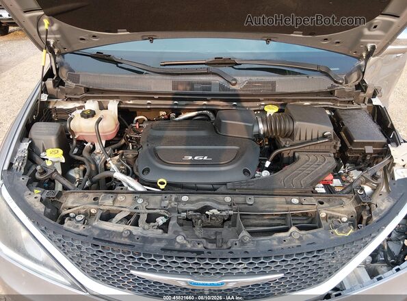 2C4RC1GG0JR262003 2018 CHRYSLER PACIFICA Silver უკანა ხედი