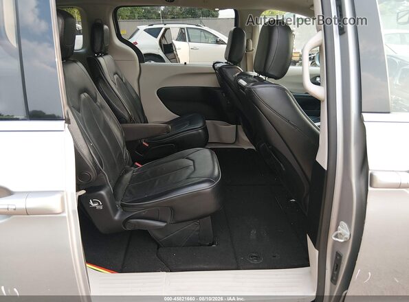 2C4RC1GG0JR262003 2018 CHRYSLER PACIFICA Silver VIN კოდის სტიკერის ხედი