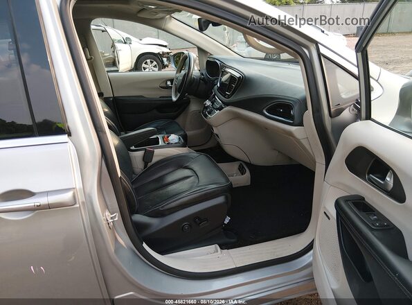 2C4RC1GG0JR262003 2018 CHRYSLER PACIFICA Silver წინა სალონის ხედი