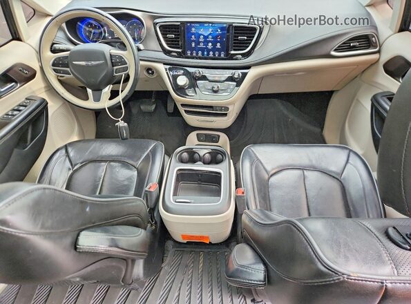 2C4RC1GG0JR273986 2018 CHRYSLER PACIFICA Black Вид панелі приладів