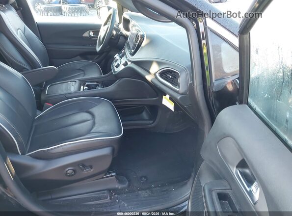 2C4RC1GG0VR568446 2027 CHRYSLER PACIFICA Black Front interior view