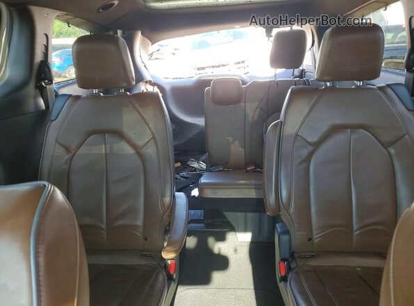 2C4RC1GG2LR151813 2020 CHRYSLER PACIFICA White Widok tylnych siedzeń