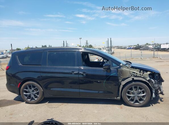 2C4RC1GG2SR584157 2025 CHRYSLER PACIFICA Black Вид задньої частини салону