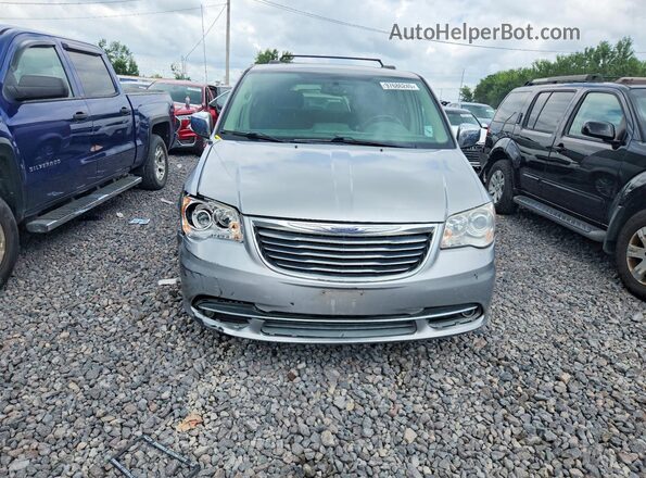 2C4RC1GG3GR177505 2016 CHRYSLER TOWN Silver Вид спереду