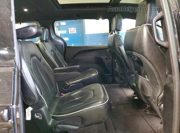 2C4RC1GG3LR290414 2020 CHRYSLER PACIFICA Black Widok wnętrza z tyłu