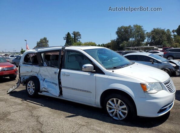 2C4RC1GG4GR200600 2016 CHRYSLER TOWN White Передня права чверть
