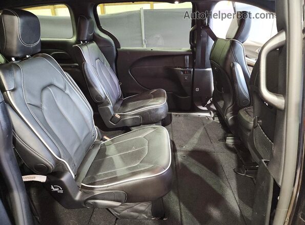 2C4RC1GG4VR557126 2027 CHRYSLER PACIFICA Black Widok wnętrza z tyłu
