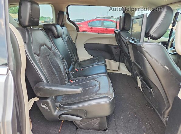 2C4RC1GG5JR245794 2018 CHRYSLER PACIFICA Silver უკანა სალონის ხედი