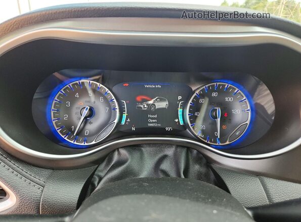 2C4RC1GG5JR245794 2018 CHRYSLER PACIFICA Silver ხელსაწყოთა პანელის ხედი