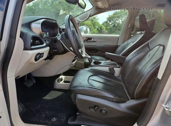 2C4RC1GG5JR245794 2018 CHRYSLER PACIFICA Silver წინა სალონის ხედი