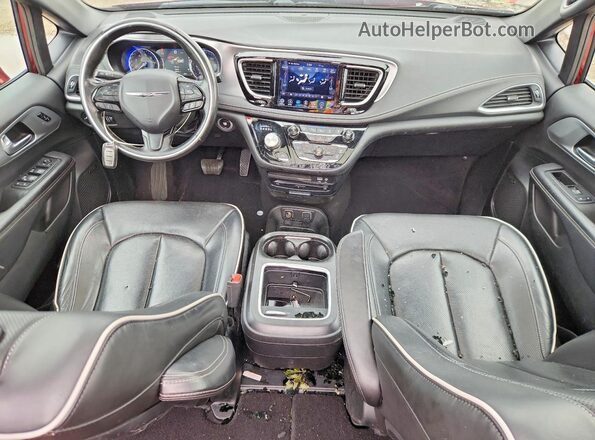 2C4RC1GG5JR289133 2018 CHRYSLER PACIFICA Бордовый Вид панели приборов