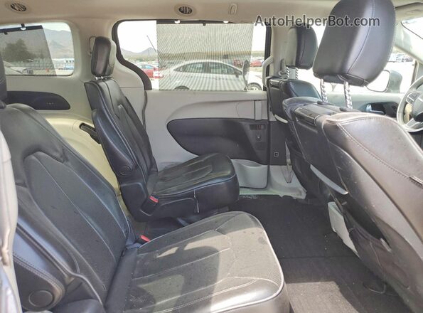 2C4RC1GG6JR357763 2018 CHRYSLER PACIFICA Gray Вид задньої частини салону