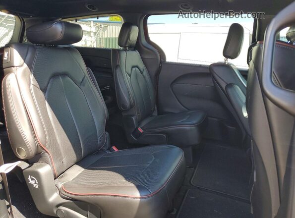 2C4RC1GG6LR101593 2020 CHRYSLER PACIFICA Red Вид задньої частини салону