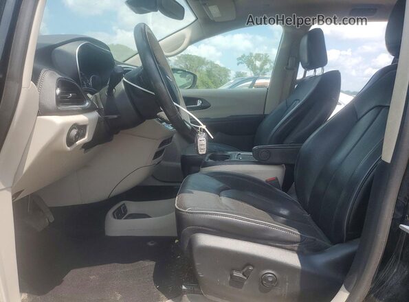 2C4RC1GG6LR240025 2020 CHRYSLER PACIFICA Black Front interior view