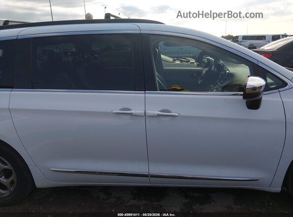 2C4RC1GG6PR620035 2023 CHRYSLER PACIFICA White Панорамний вид салону 360°