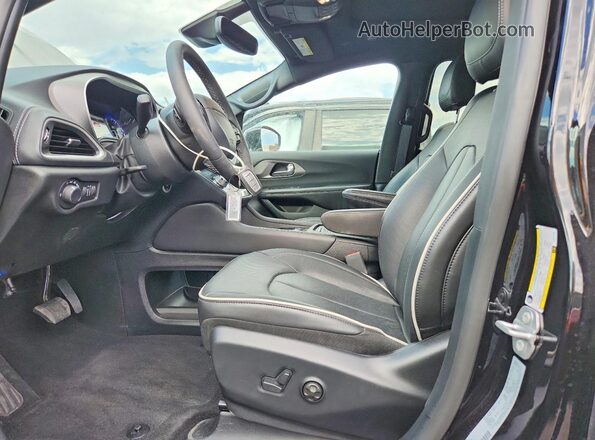 2C4RC1GG6VR575188 2027 CHRYSLER PACIFICA Black ძრავის განყოფილების ხედი