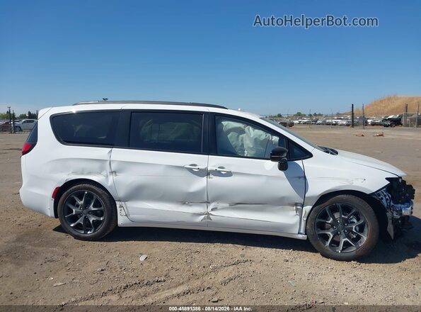 2C4RC1GG6VR578883 2027 CHRYSLER PACIFICA White უკანა სალონის ხედი